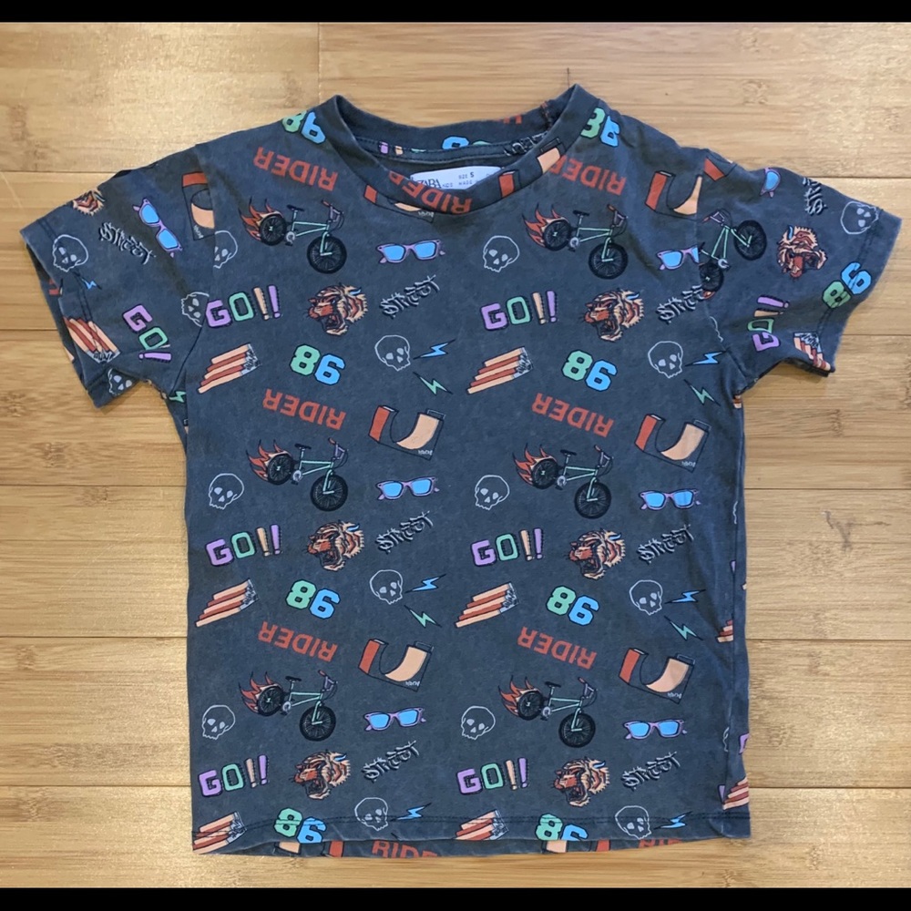Boys Zara multi color race t-shirt